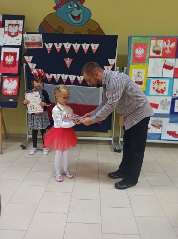 "Polskie symbole narodowe" przedszkolny konkurs plastyczny